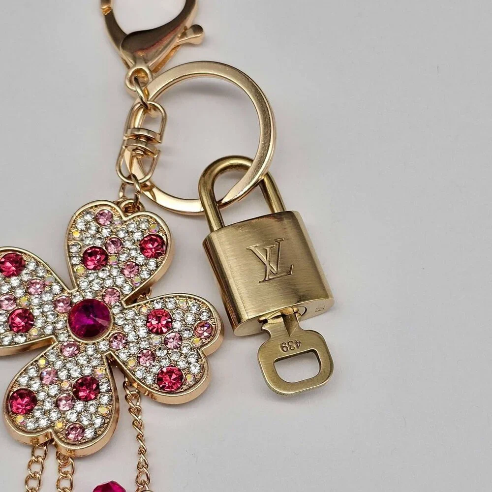 Louis Vuitton Authentic Gold Lock 🔒 Unbranded Flower Keychain Charm for Bags